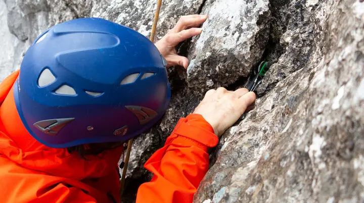 Klettern mit mobilen Sicherungen - Felsklettern | © DAV Wuppertal / Mark Ansorg