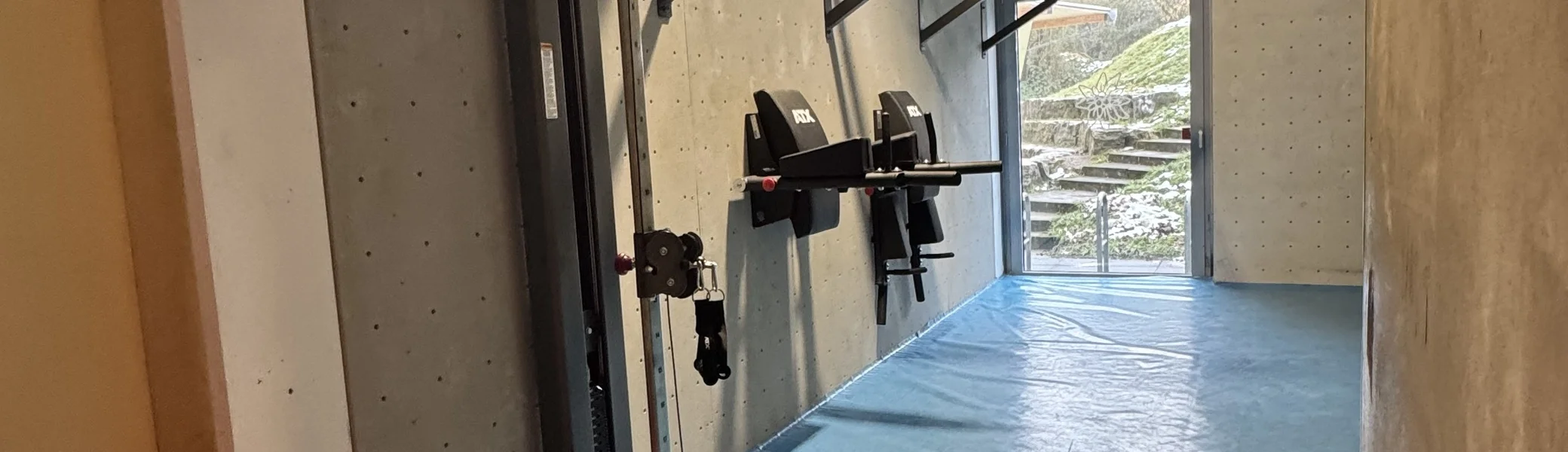 Redaktionelles Bild welches über die Erweiterung des Trainingsbereichs durch Klimmzugstangen informieren soll. | © Manuel Dahmen